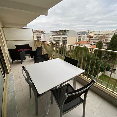 Superbe Appartement Renove A Neuf A 100M De La Mer Жуан-ле-Пен Экстерьер фото