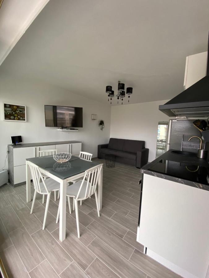 Superbe Appartement Renove A Neuf A 100M De La Mer Жуан-ле-Пен Экстерьер фото
